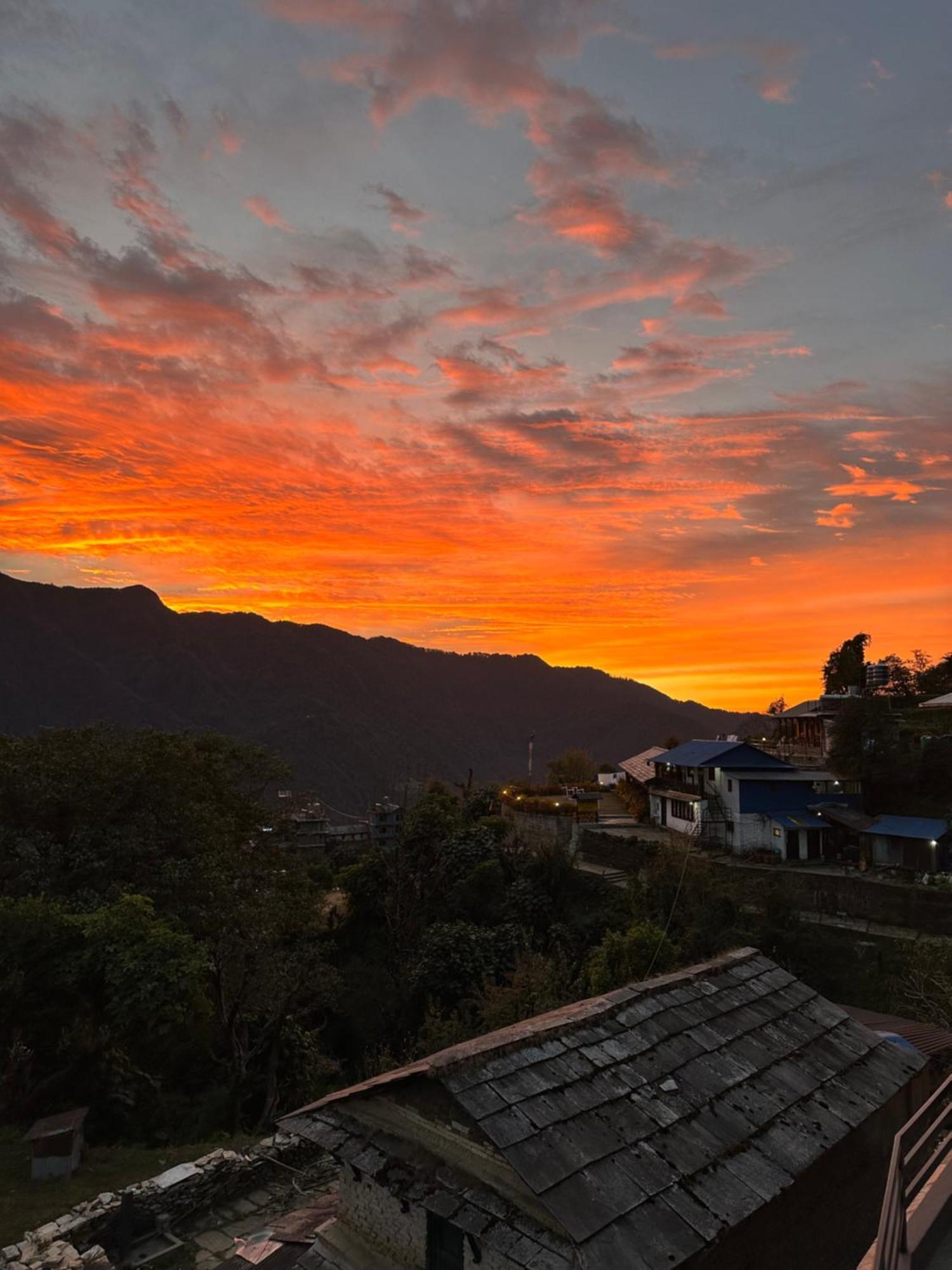Hill Top Lodge Ghandruk Astam Экстерьер фото