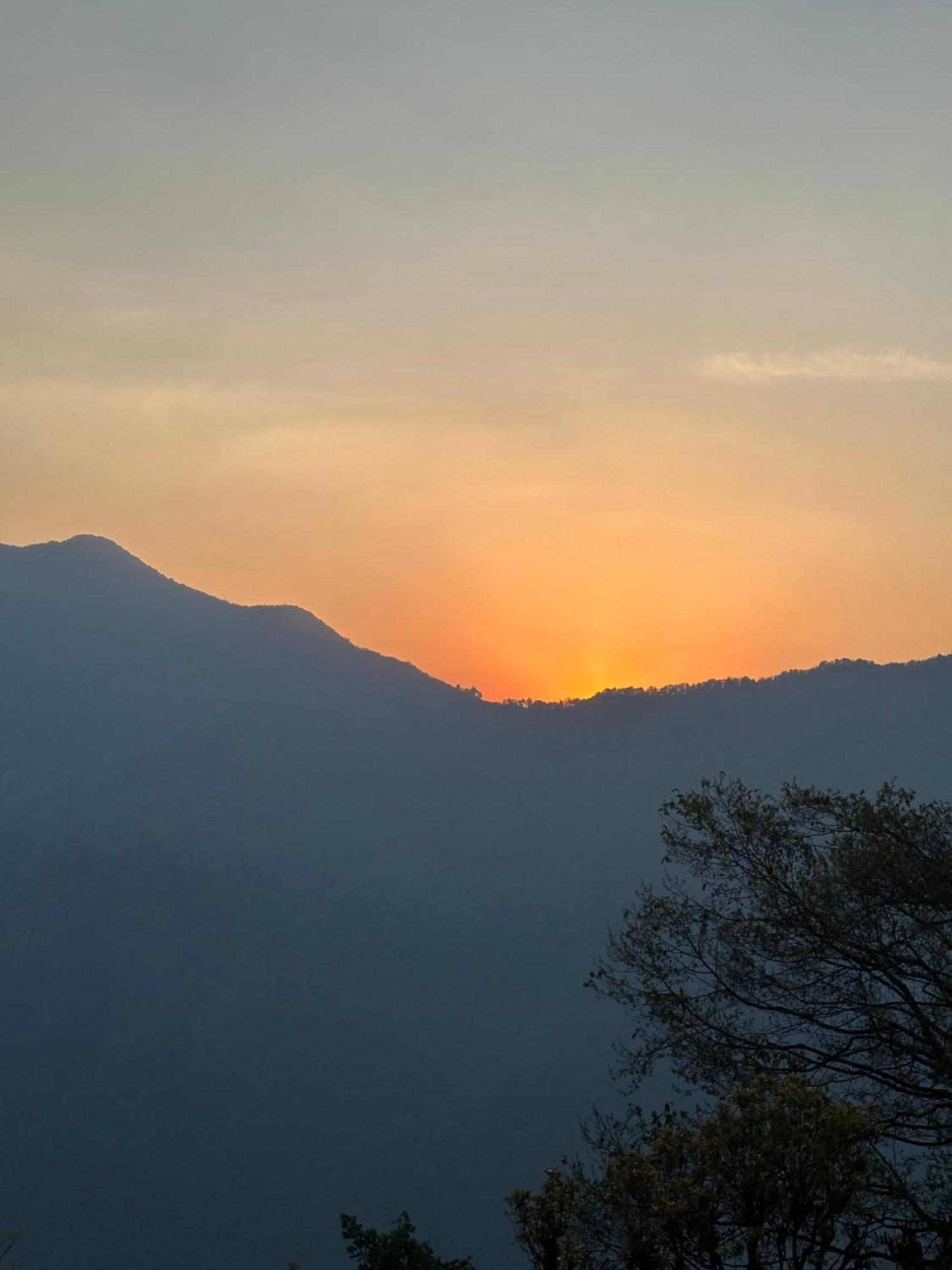 Hill Top Lodge Ghandruk Astam Экстерьер фото